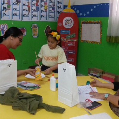 Creando con Papá y Mamá (Pre-Básica)